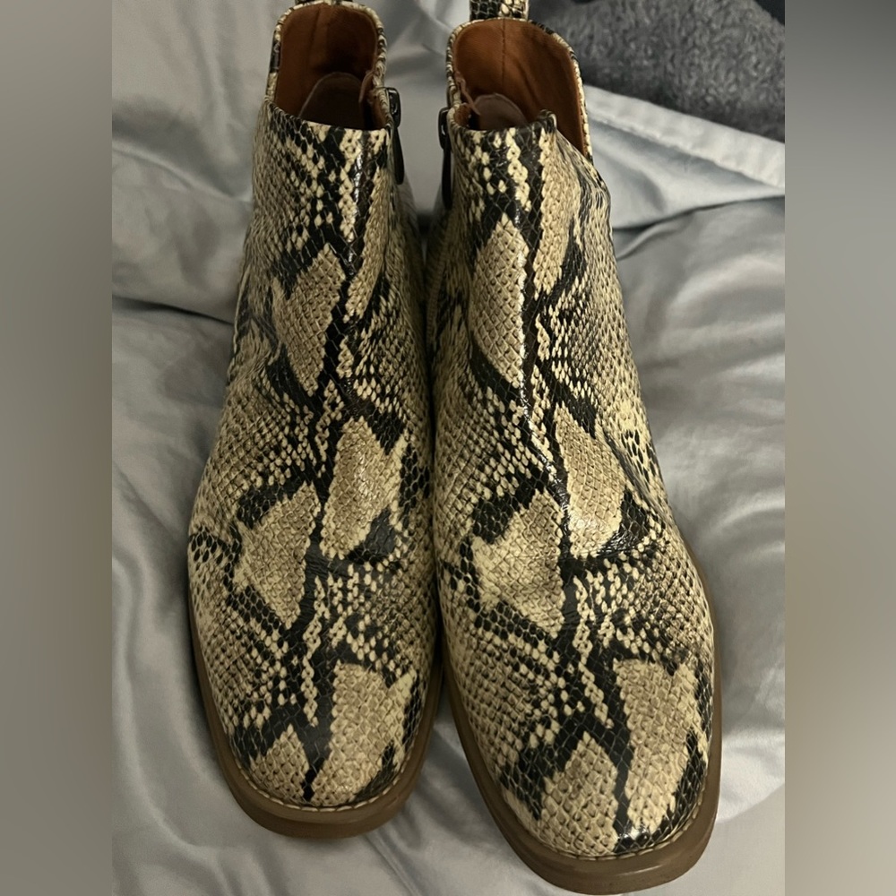 Franco Sarto Klora Leather Heeled Bootie NWOT